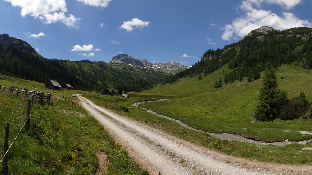 Hier könnte man zur Südwienerhütte gelangen. Ob das auch mit dem Bike geht, müsste man einmal erforschen ...